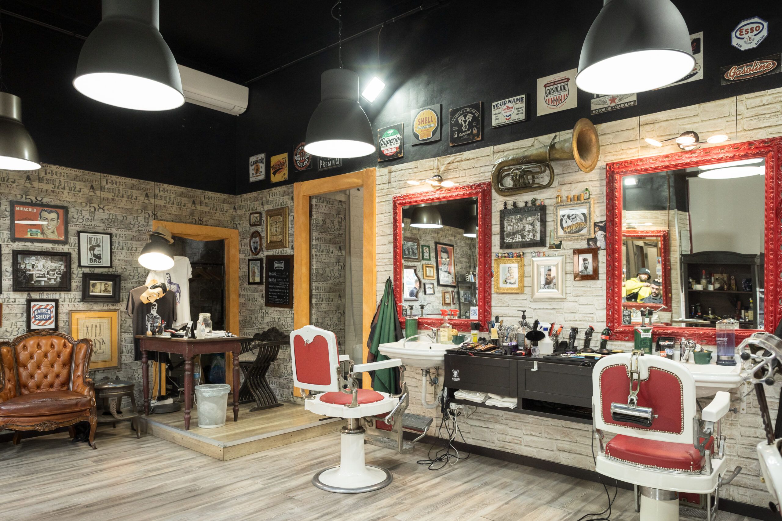 Interni Petrolium Barber Shop