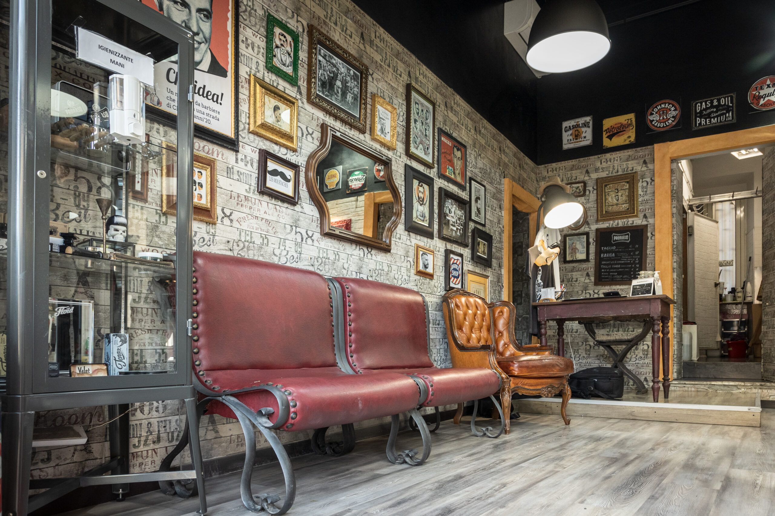 Interni Petrolium Barber Shop